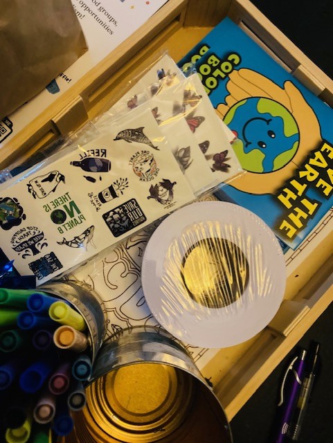 erinfordc's tweet image. I love hosting a good kids table, and I'm preparing lots of fun for tomorrow's #ANC4B Earth Day Resource Fair! 💚🌍♻️ Temporary tattoos, coloring pages, jump ropes, seeds and more!

📅 Sat, 4/29
⏰ 11 am - 2 pm
📍 Whittier ES (6201 5th St, NW)
RSVP: rebrand.ly/ANC4BEarthDayF…