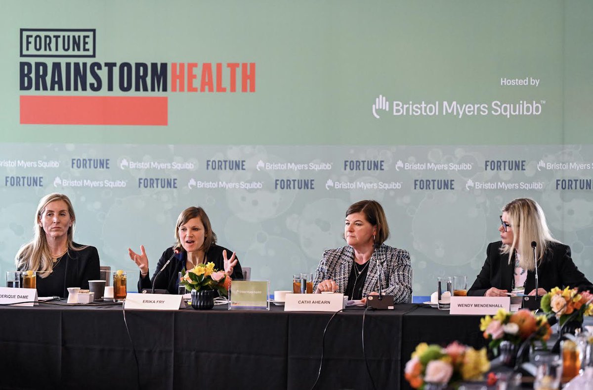 An amazing group of women leading the discussion around women's health issues at @bstormhealth this week. Thank you @fffabulous, @CathiAhearn and @erikafry for joining us on the panel. #FortuneHealth #womenshealth #innovation
