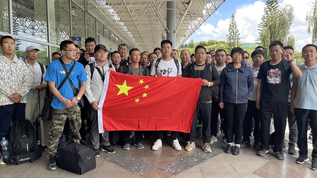 ChinaEmbAddis's tweet photo. Thanks to the great help of the Ethiopian side, several groups of Chinese citizens in Sudan have evacuated safely through
🇪🇹#Ethiopia to 🇨🇳#China. Please receive my sincere appreciation and gratitude to the Ethiopian Government and people! #አመሰግናለሁ #ኢትዮጵያ https://t.co/TbKXtrrTWu