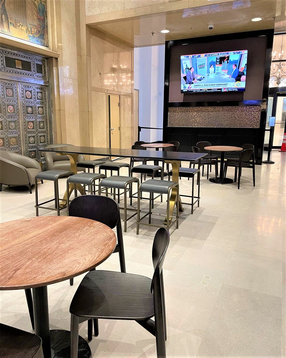 Flowyline_'s tweet image. The valuable gift doesn’t come from luxury things
but comes from a valuable moment with your family on Wishbone gold brass!💕🥰

𝐒𝐡𝐨𝐩 𝐡𝐞𝐫𝐞: flowyline.com/collections/de…

#flowylinedesign #countertable #tabledesign #qualityfurniture #homedecor #housetohome #interiordesign