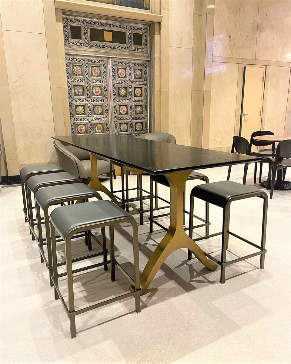 Flowyline_'s tweet image. The valuable gift doesn’t come from luxury things
but comes from a valuable moment with your family on Wishbone gold brass!💕🥰

𝐒𝐡𝐨𝐩 𝐡𝐞𝐫𝐞: flowyline.com/collections/de…

#flowylinedesign #countertable #tabledesign #qualityfurniture #homedecor #housetohome #interiordesign