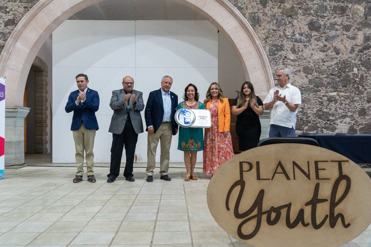 En #GuanajuatoConSentido 💙 andamos bien al tiro y con todo para ser los mejores en el #PlanetYouth 😃 ¡y sí lo somos 🤩!
Felicidades a las 11 dependencias qué recibieron la insignia Planet Youth, esto consolida nuestra sinergia y compromiso conjunto con la niñez y juventud