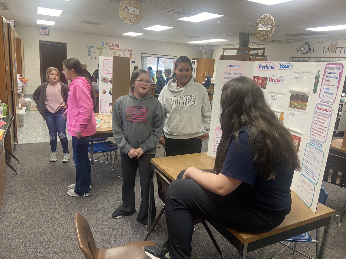 SimonsonBailey's tweet photo. 4 days till they get to show off all their hard work for the science fair !! @HPCSTORM https://t.co/PlqSZSpuch