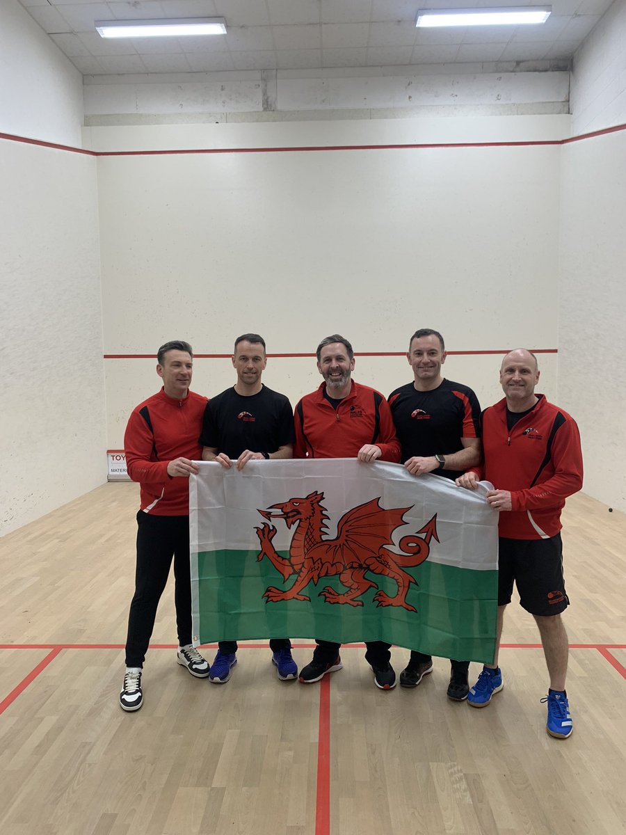 Wales 🏴󠁧󠁢󠁷󠁬󠁳󠁿 O40’s Masters team ready to start the Home Internationals in Nottingham.  <a href="/sqwales/">🏴󠁧󠁢󠁷󠁬󠁳󠁿 SQUASH WALES</a> 
First match is against England 🏴󠁧󠁢󠁥󠁮󠁧󠁿 
<a href="/englandsquash/">🏴󠁧󠁢󠁥󠁮󠁧󠁿 England Squash</a>