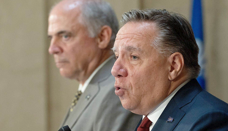 syldube59's tweet image. #Legault et #Fitzgibbon gèrent le Québec en hommes d'affaires. On fait de fausses promesses, on cache la vérité le plus longtemps possible, et on recule juste avant de livrer le «produit». #CAQ #polqc