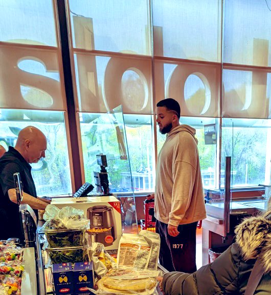 •••jo tweet media