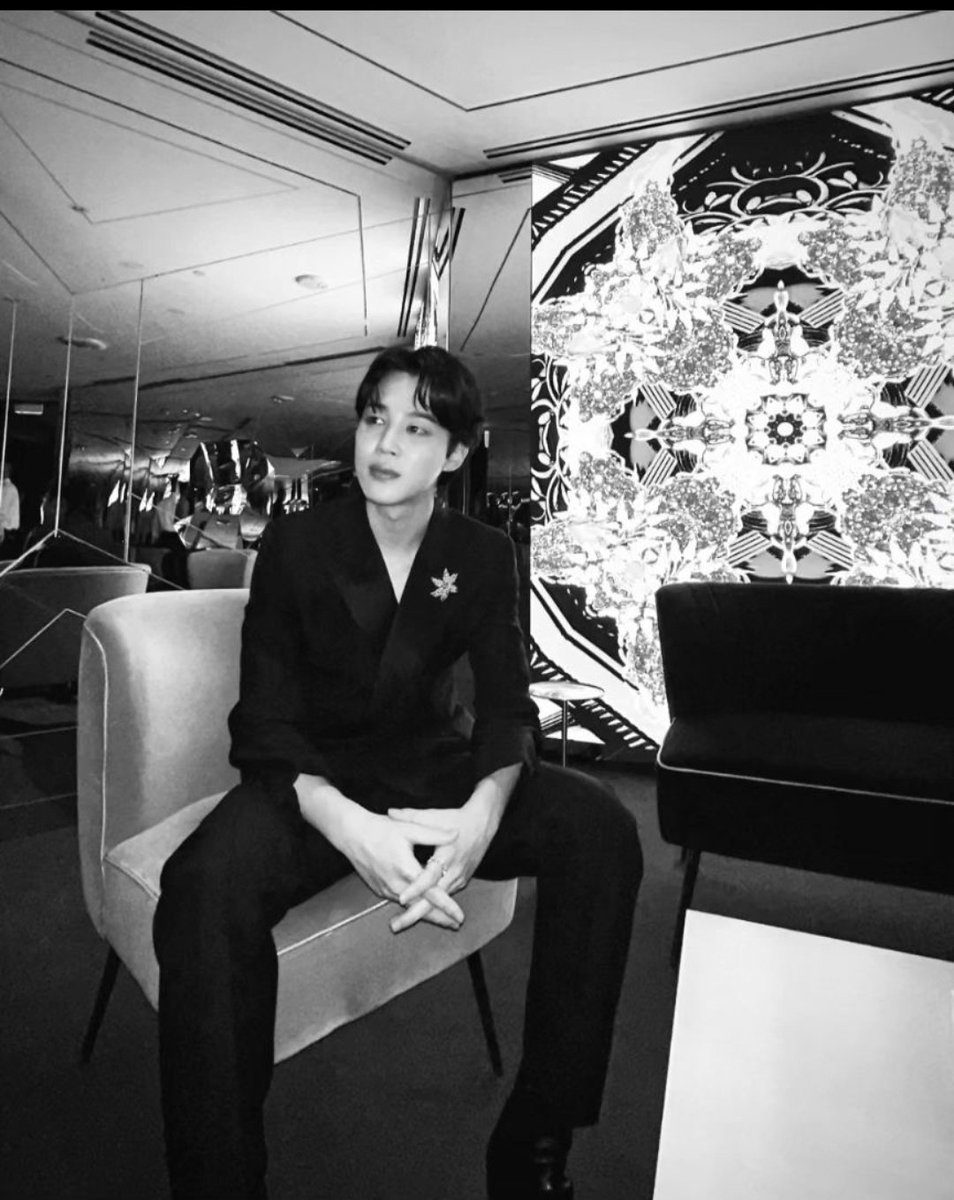 BTSLATAM7's tweet photo. Jimin en Instagram https://t.co/FOuEn401HD