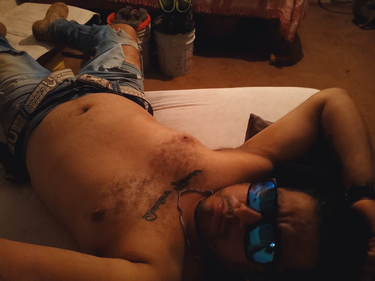 HDANIELdeUZIEL's tweet photo. SE RENTA LUGAR EN CAMA MATRIMONIAL.
REQUISITOS:
-Que sea GEi o le guste la #masacuata
-Que duerma sin #Calzones
-#Becerro
-Que no sea desperdiciado con la #leche
-Gusto por la #Verga sucia, olorosa y #enrequesonada
-Preferencia por la #lluviadorada
ENVIEN SUS SOLICITUDES 🍑 https://t.co/E44zJSkyiz
