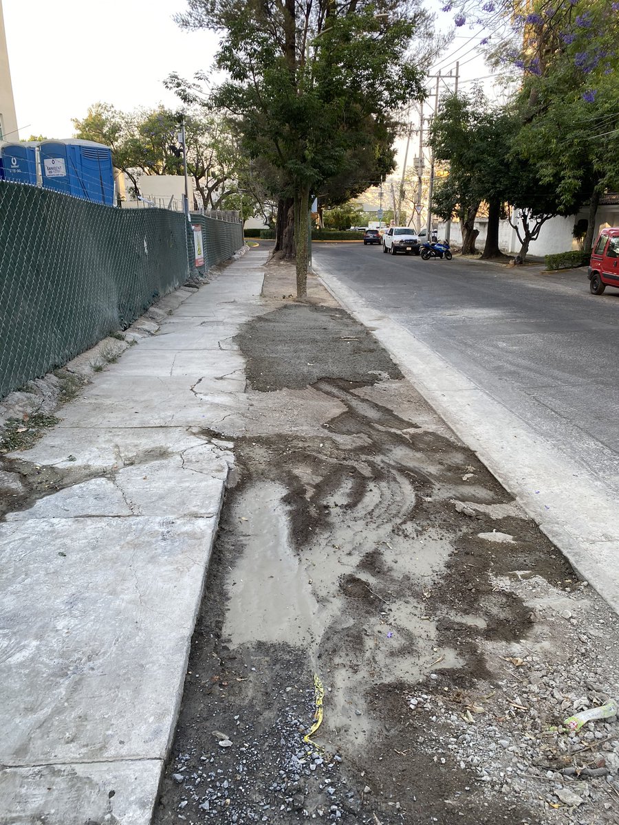 diegogum's tweet photo. Es mejor romper la ley y pagar la multa después! El concreto desechado toca recibirlo en nuestras alcantarillas y nuestras jardineras. RIDICULO.
@GDL_te_reprueba @GuadalajaraGob @ZapopanGob @PabloLemusN @Countryclubgdl @PoderAG_Jal @viveprovi @xaviersurvival @SOS_Mural https://t.co/ocNRwYhAjS