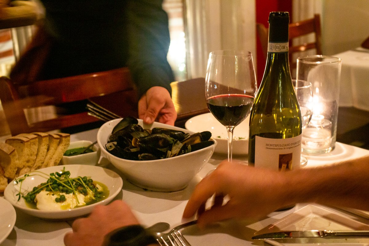 FlorianaDC's tweet photo. It's been a dreary week in DC — come get cozy at Floriana. We're pouring wine by candlelight and pairing them with the most comforting Italian dishes. We'll see you soon!⁣
⁣
#florianarestaurantdc #florianadc #italiandining #dcfood #italiandish #dcfoodie #dcdinner https://t.co/3kVIKz4T0d