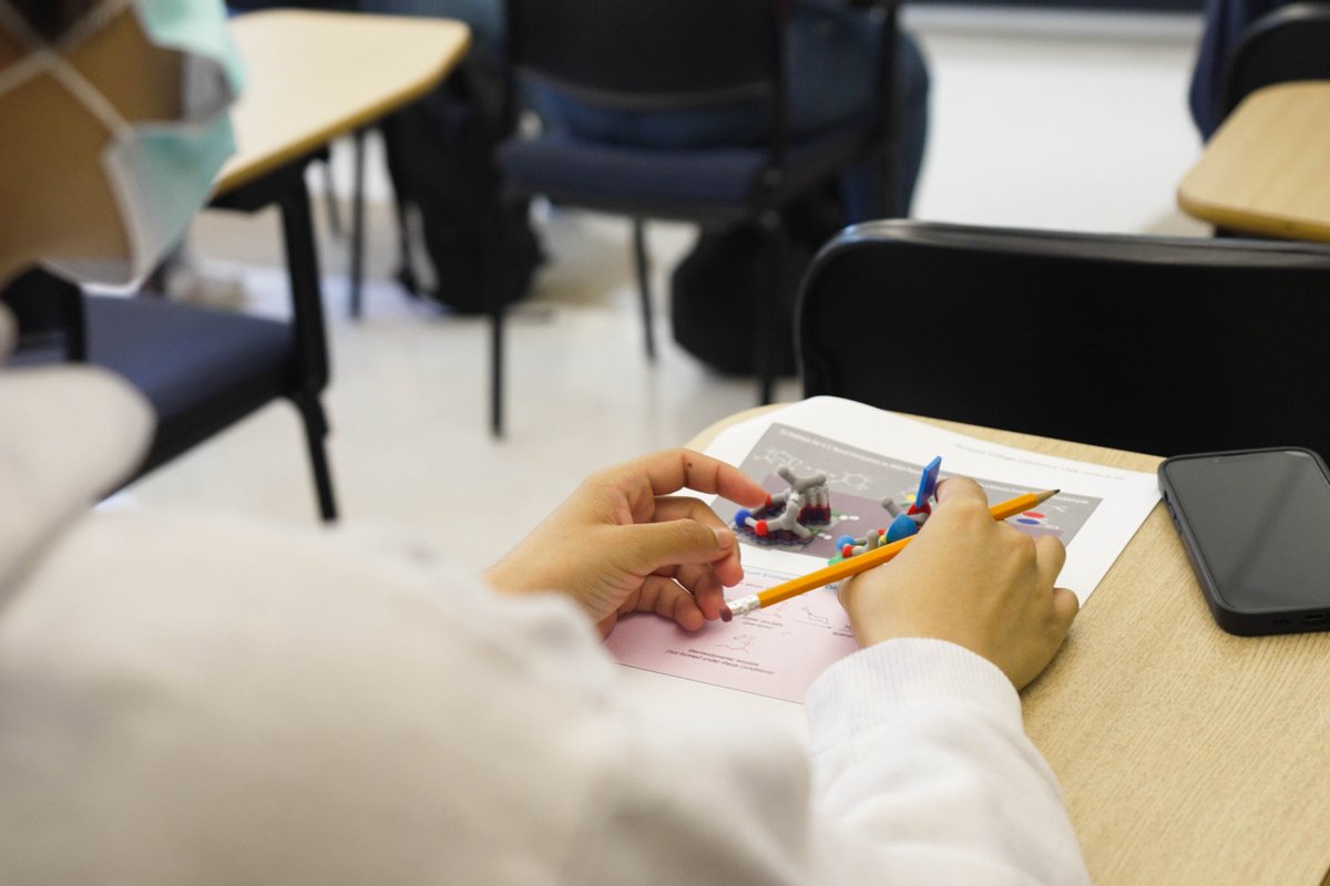 pomonacollege's tweet photo. Objects about the size of toys that come in kids’ meal are now helping students in Daniel O’Leary’s chemistry classes visualize molecular orbitals. O’Leary uses a hobby-grade 3-D printer to make them for his students.

More: https://t.co/MMWuRUXNSD https://t.co/2cDqkSd1X2