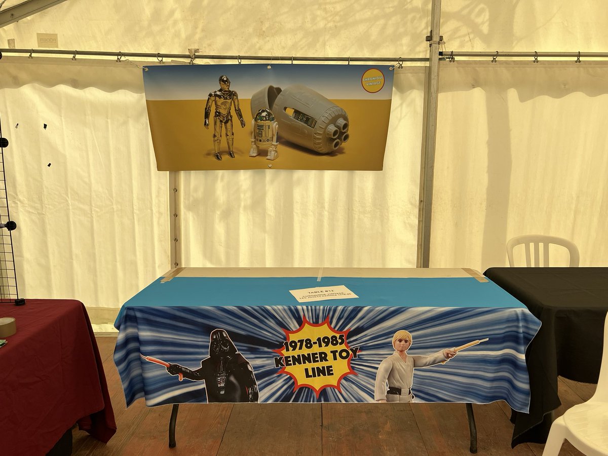 jf_rolland's tweet photo. #starwars #livres #convention #GenSW23 #exposition #Cusset le Stand N.12 Chronique Vintage est presque prêt pour demain ! Je serai ravi de vous accueillir à @GenStarWars de 10h à 18h 😊 à demain ! https://t.co/StRtvnT3sU
