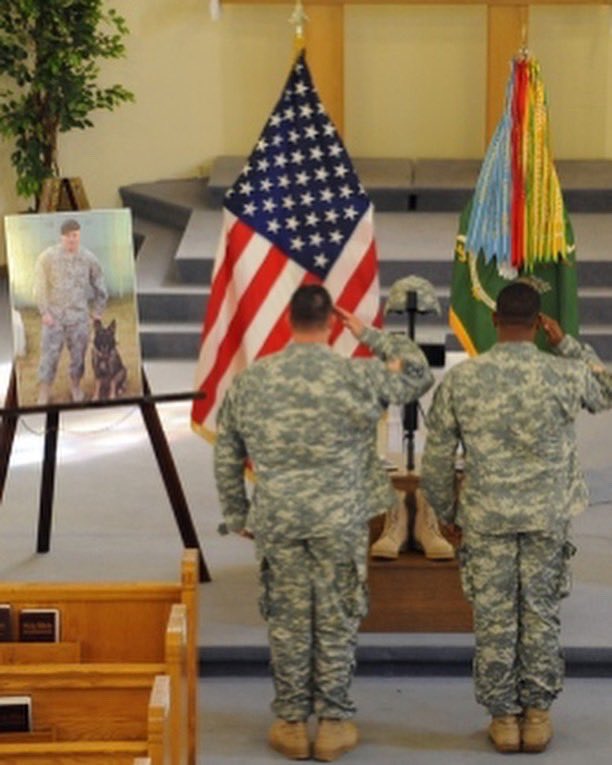 op_hawkeye's tweet photo. 4.26.2012 ~ SGT Dick Lee Jr & Fibi πΊπΈπΎ
#OpHawkeyeRemembers #DickLee #95thMPBn #BronzeStar #PurpleHeart #MWDHandler #supportourSOFcommunity #SOFK9 #mwd #multipurposecanine #HeroDog #SOFK9Memorial
πΒ https://t.co/t0ysVWpEZy
πΒ https://t.co/jyXNphpg03
πΒ https://t.co/tiSRAQ6V6p https://t.co/8wEJI9h1dC