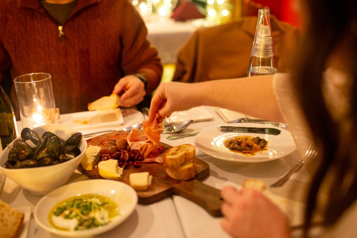 FlorianaDC's tweet photo. It's been a dreary week in DC — come get cozy at Floriana. We're pouring wine by candlelight and pairing them with the most comforting Italian dishes. We'll see you soon!⁣
⁣
#florianarestaurantdc #florianadc #italiandining #dcfood #italiandish #dcfoodie #dcdinner https://t.co/3kVIKz4T0d