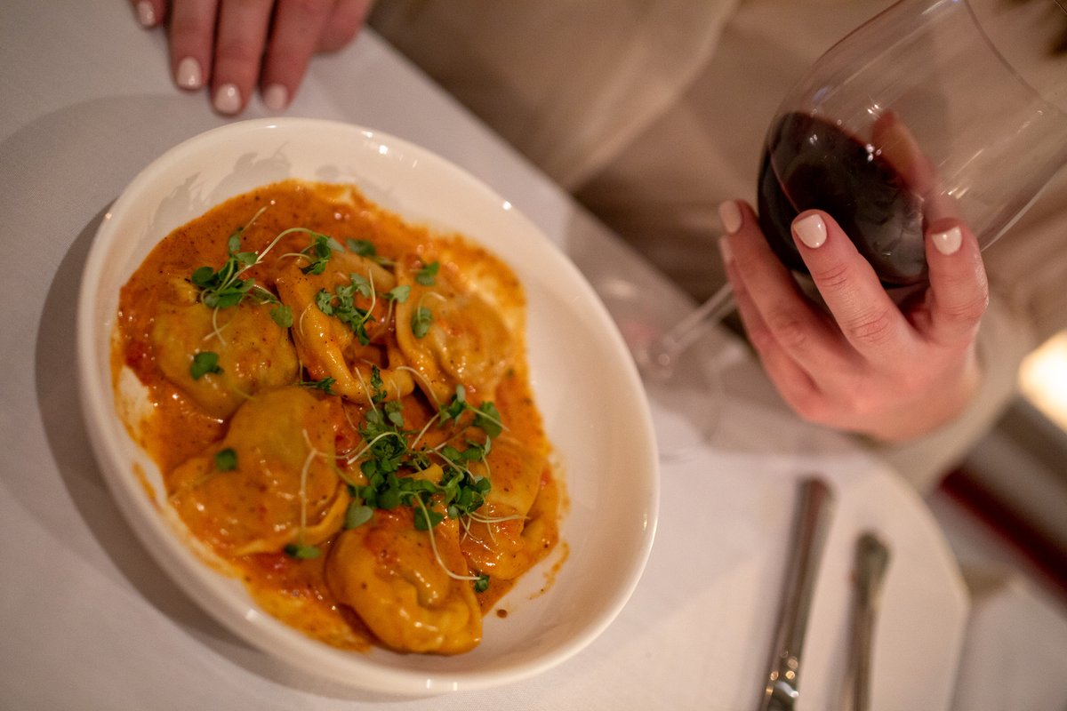 FlorianaDC's tweet photo. It's been a dreary week in DC — come get cozy at Floriana. We're pouring wine by candlelight and pairing them with the most comforting Italian dishes. We'll see you soon!⁣
⁣
#florianarestaurantdc #florianadc #italiandining #dcfood #italiandish #dcfoodie #dcdinner https://t.co/3kVIKz4T0d