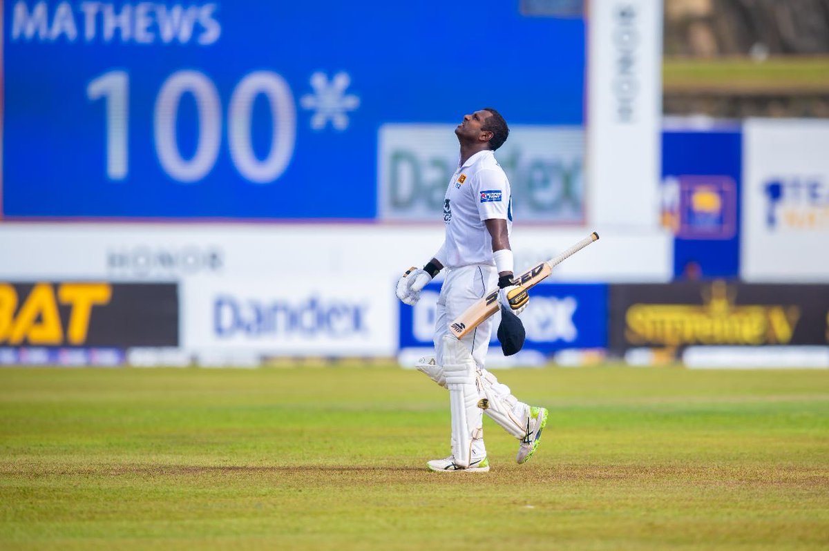 Angelo69Mathews's tweet image. Proud of this amazing team ⁦@IamDimuth⁩ ⁦@KusalMendis13⁩ ⁦@PrabathJayasur2⁩ #nishan #ramesh #asitha stood out in the series.Big thanks to the support staff and all Srilankan’s for turning up in numbers to support us. We keep striving ⁦@OfficialSLC⁩