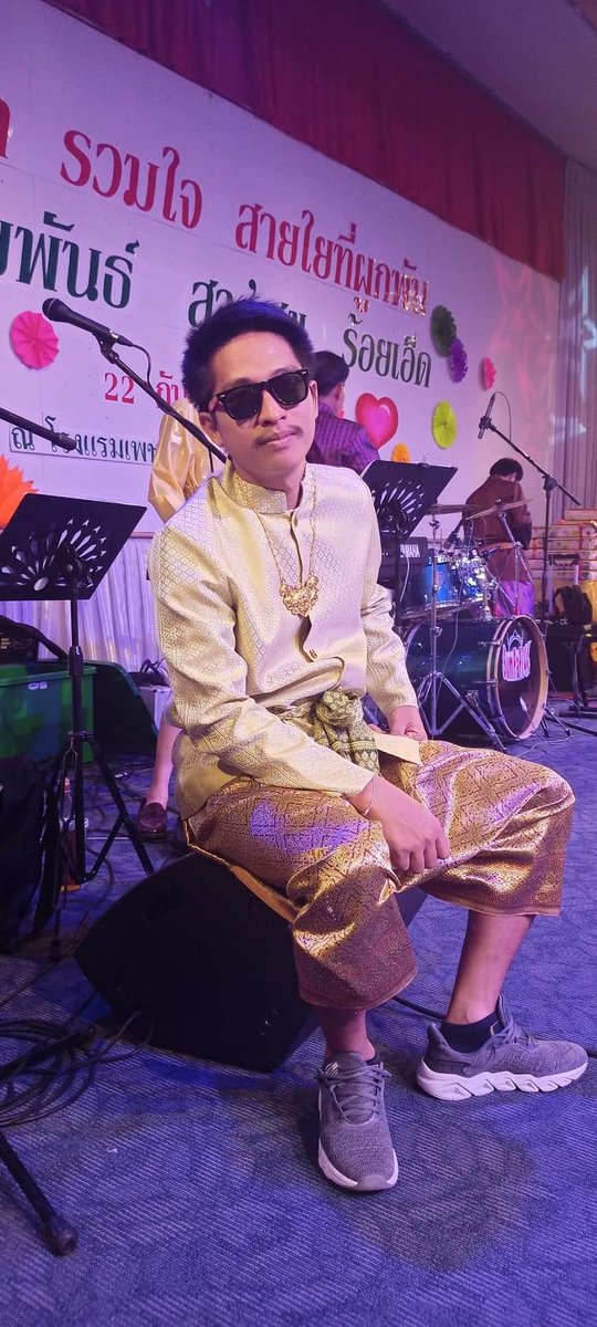 SKoampai's tweet photo. ก็คงมีเเค่ขุนช้าง..
ที่พรากความรักไปจากผม...
#ร้อยเอ็ด #ร้อยเอ็ดในเมือง #โพนทอง 
#เสลภูมิ #ราชภัฏร้อยเอ็ด https://t.co/UmmxD3DFge