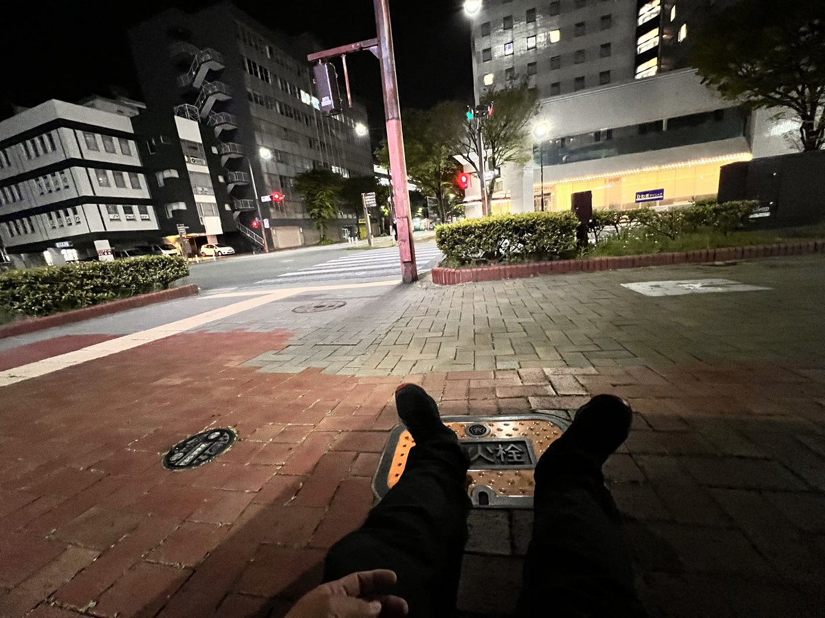 1990_Zstyle's tweet photo. スタジオが楽し過ぎて写真撮り損ねた🥶
嗚呼、もっと弾けたら更に楽しいんやろーなー🤤
即席スギ様ソロ音が妙に気持ち良かった❤️
こうやって人は深みにハマって行く訳やな🤪
メンバーの期待に応える為にも気合い入れて特訓やな🎸
久々の街角ダラダラは気持ちいい👍
#soundboogie
#スタジオ https://t.co/zcSOzWf05X