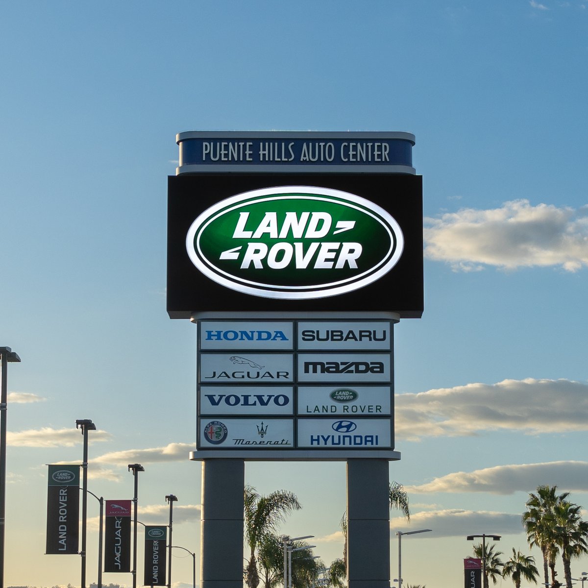 SNAdisplays's tweet image. 16 mm EMPIRE™ Exterior digital billboard just east of Los Angeles. #LED #exteriorsignage #outdoordigital