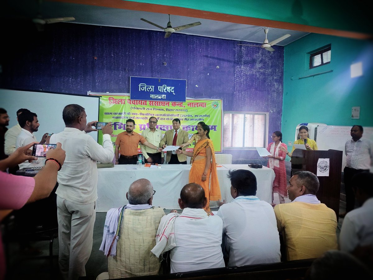 imNavKP's tweet photo. - Two days non-residential training of Gram Kachahari representatives  going on using RGSA Fund (231 Gram Kachaharis).

- Making them aware about their rights/duties/powers, so that mutual disputes occurring in the village can be resolved at the village level itself.
@dmnalanda https://t.co/HPF5nqlxWe