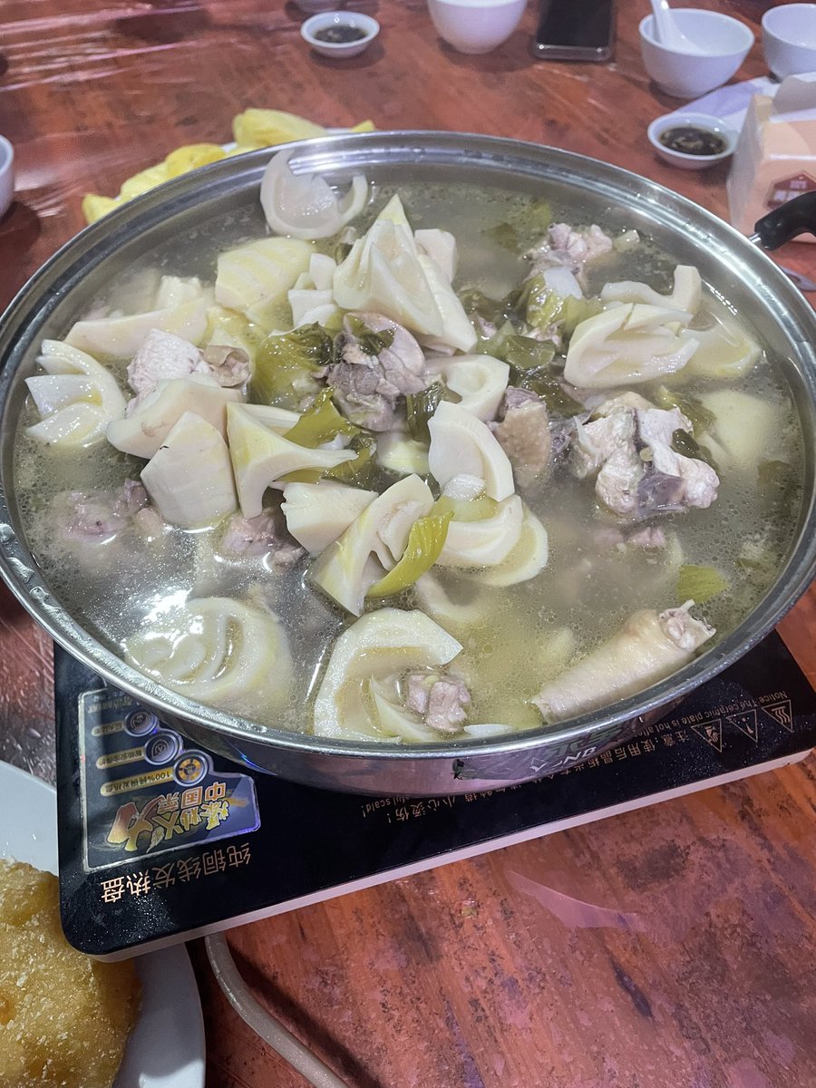 cmvanhorne's tweet photo. A magical ride on #PhoenixMountain in Chaozhou ❤️ Tea being picked, bamboo shoots ready to eat and bitter heart soup to be enjoyed ❤️ #TravelChina https://t.co/bhMjn0gqTi