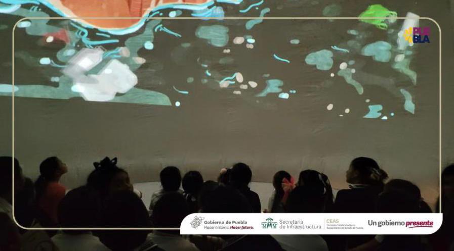 CeasPueOficial's tweet photo. #CEASPUEInforma 📰 | Con el objetivo de orientar y concientizar a estudiantes sobre el uso correcto del agua, el @Gob_Puebla a través de la Comisión, sensibilizó a 327 alumnos sobre el cuidado del agua y el medio ambiente en #Cuautempan
🔍https://t.co/A1XXb1MSmg
#HagámosloJuntos https://t.co/nCvZdjP22B