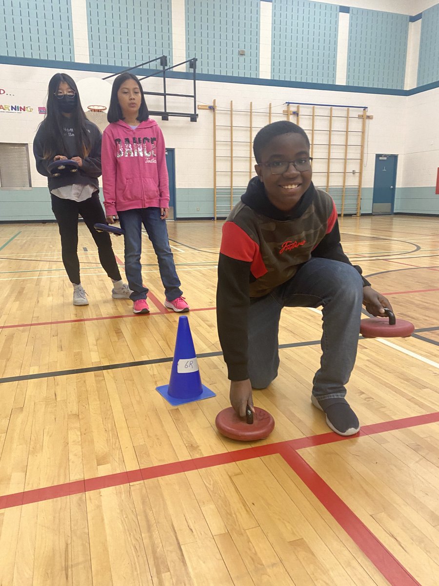 MrsBreenClass's tweet image. Learning how to curl this week with Rocks and Rings!