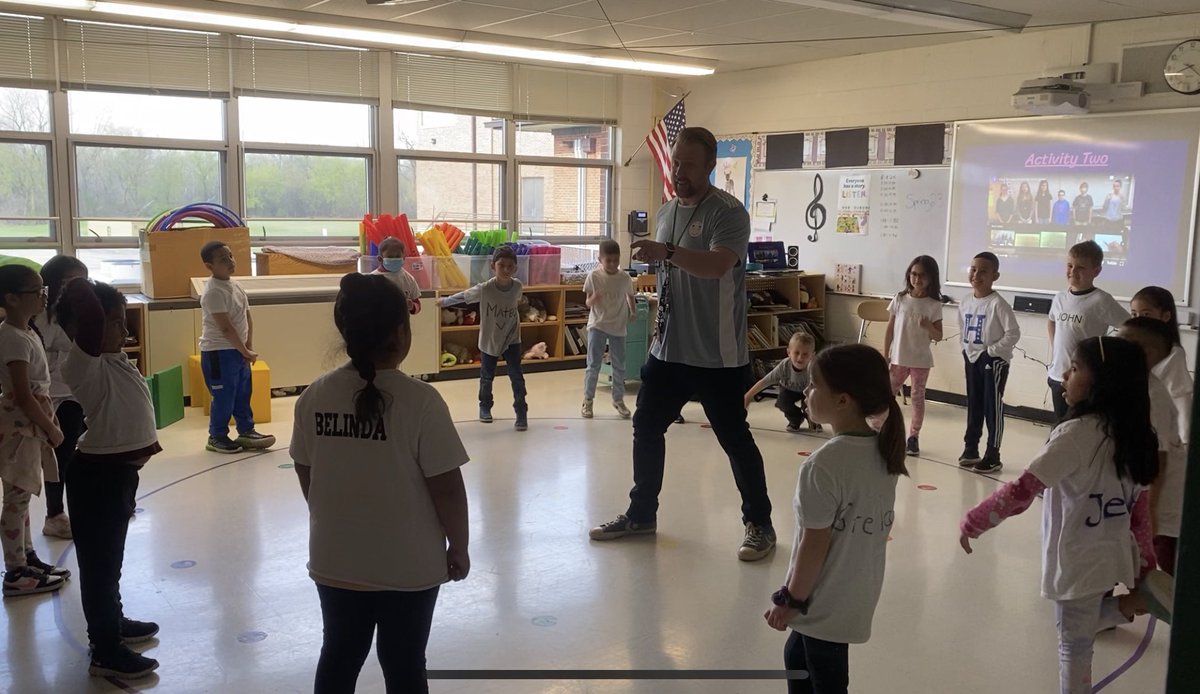 ElemWoodland50's tweet photo. Check out our new music teacher! A student in Ms. Cardella’s music class won the chance to have @KyleCBlock be their music teacher for the day! Thank goodness for auto tune! 
#LifeintheW https://t.co/vxa5wE2e4j
