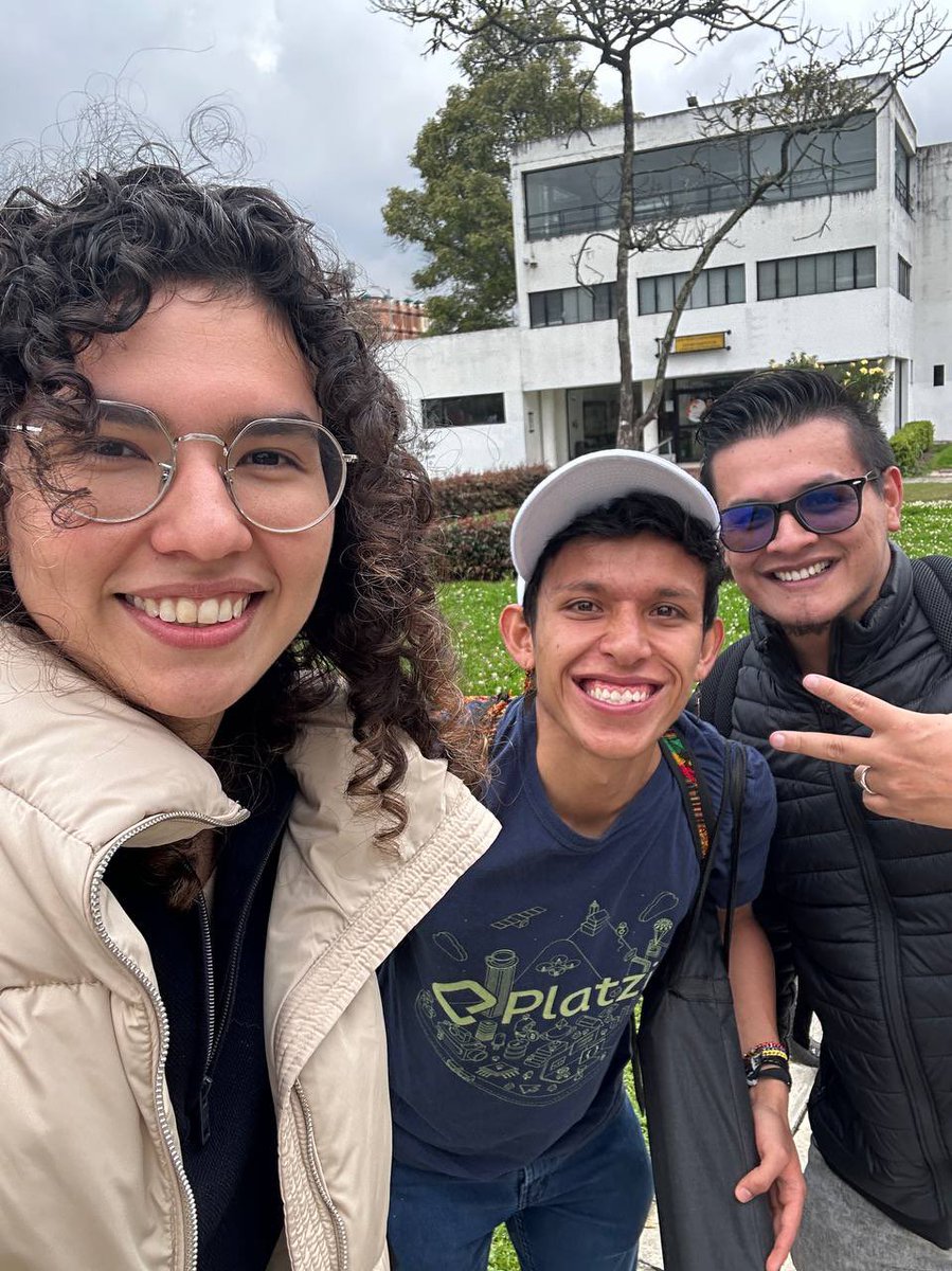 scguaquetam's tweet image. Qué gusto haber pasado un rato con este par de cracks @ocandocrypto y @JoelEsDar en el espacio de los amigos de @turingbox_ @Binance_COL @platzi @diffieteam
#Web3Builder 💪🏽💪🏽💪🏽