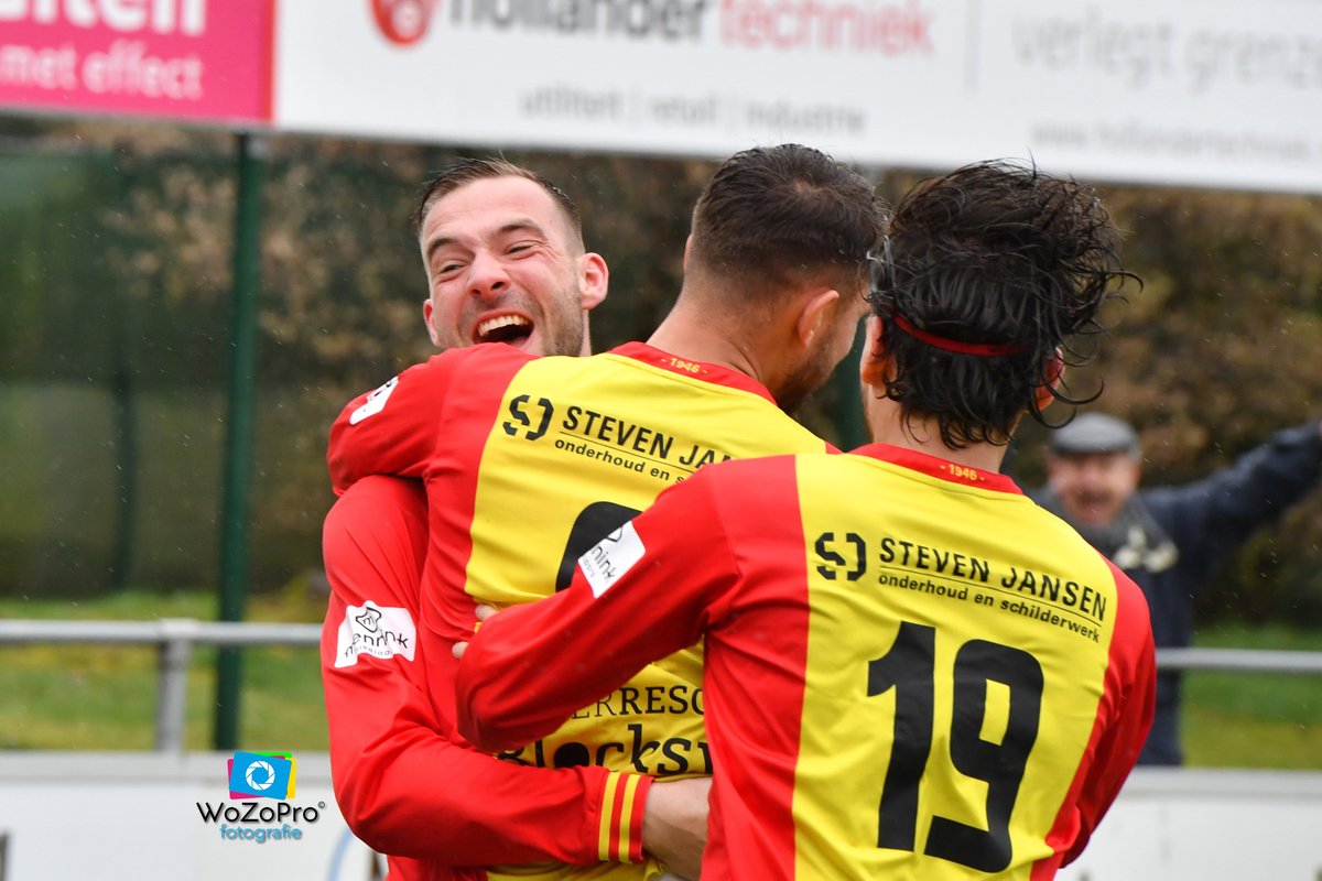 csv_apeldoorn's tweet photo. VOORBESCHOUWING | csv Apeldoorn strijdt morgen tegen competitiegenoot @vvBerkum voor een finaleplaats in de districtsbeker Oost! π
https://t.co/2B2KGqwHdF #bercsv https://t.co/F7tekvC6d1