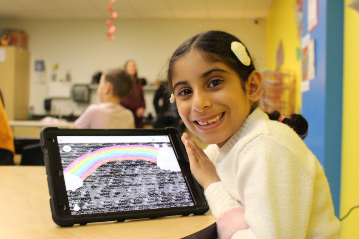 BGCBellevue_'s tweet photo. Our youth are enjoying @TheLaughApp created by The Catherine Mayer Foundation who has generously sponsored our art program! The app helps boost kid's mood, decrease stress, increase focus, and promote learning through art, music, and breathing! 😃 #art #feelgoodfriday https://t.co/quqh7TFxiR