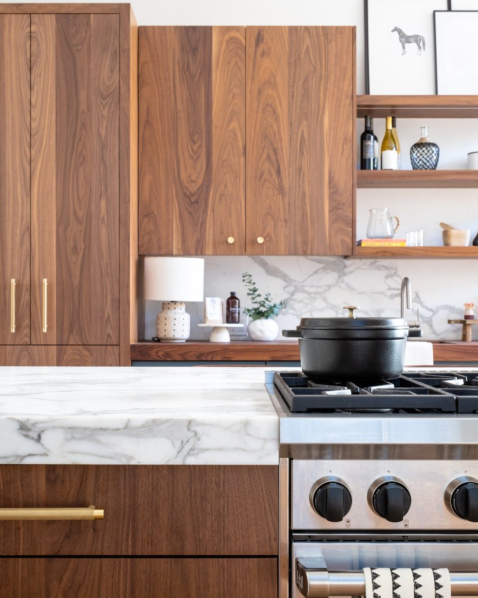 Custom cabinetry and natural stone are making this kitchen shine. Investing in high-functioning and high-touch materials is always well worth it giving your space longevity and an elevated look. #GRDdesignstories