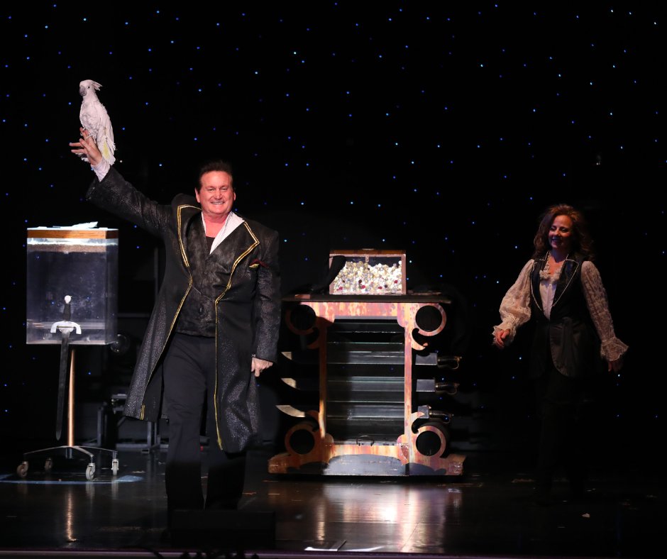 iBranson's tweet photo. 🎭🎉Looking for a show that will leave you amazed? Check out Hamners' Unbelievable Variety Show in Branson! The talented performers will dazzle you with their incredible magic, illusions, and acrobatics. 🎪🎭
https://t.co/tttrLXmLXk https://t.co/ynDcP6uXZk