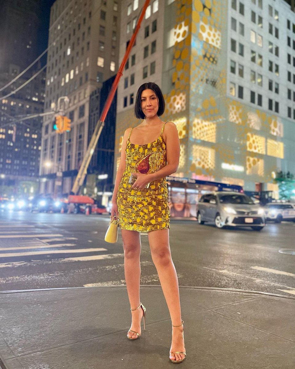 TracieMartyn's tweet photo. The stunning @stephaniebeatriz stopped by for the #RedCarpetFacial 🌟 #TMglow

#traciemartyn #facials #nycfacials #stephaniebeatriz #microcurrent #LED #lighttherapy #cleanskincare #naturalbeauty https://t.co/CfL6nBQKfb