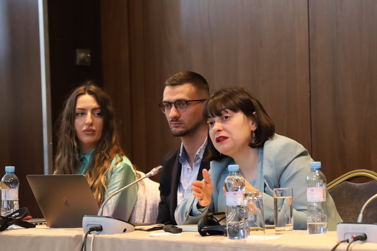IOMWBalkans's tweet photo. “Awareness Raising Campaigns on the Risks of Irregular Migration for the WB 4 – #WBAware” final event in 📍Belgrade.
Thanks to @EUHomeAffairs @BMI_Bund @BMI_OE, stakeholders:
🔹highlighted achievements
🔹discussed challenges & opportunities
in providing information to migrants https://t.co/cguQskvotj