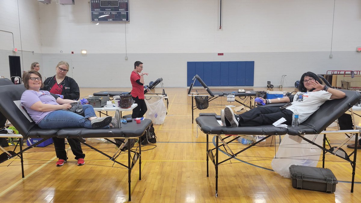 nmillerbio's tweet photo. The spring blood drive is off to a great start! Lots of life savers here today! #lakeviewvikes @RedCross https://t.co/AW9r1WlXw3