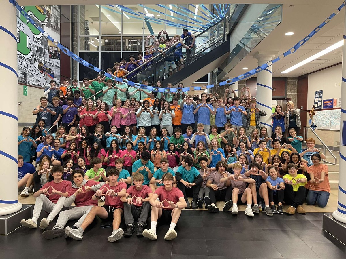 SFMiniTHON's tweet photo. Last lunch period of the day! We love the support and keep pushing those DonorDrives! #FTK #PushWeek https://t.co/HzlYG2hmPh