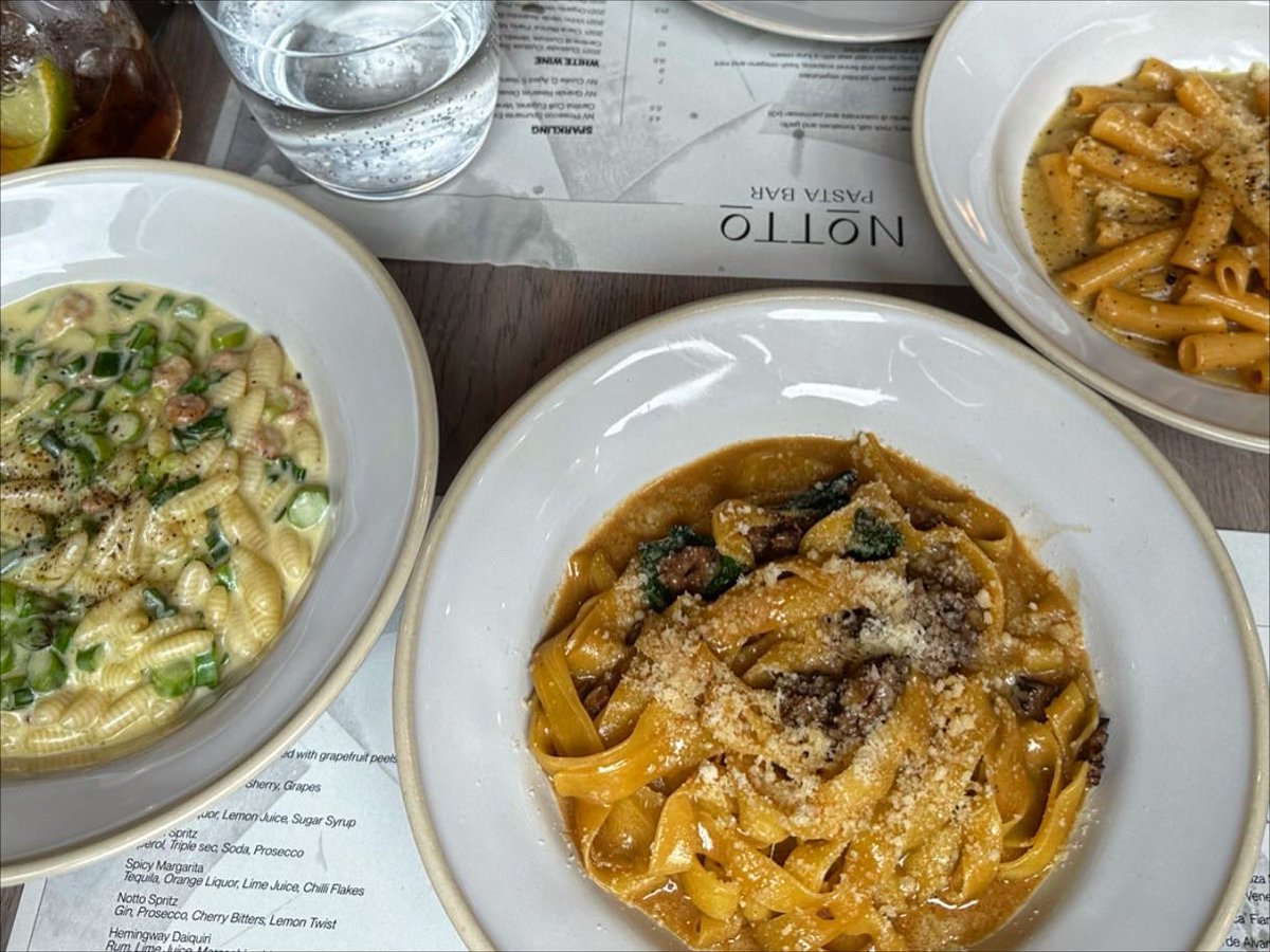 japster2008's tweet photo. Great lunch at #NottoPastaBar today and made all the more perfect by seeing the lovely @philiphoward8. Best cacio pepe I’ve had. Sort of place I’m going to hanker after soon. https://t.co/tCylbCdy79