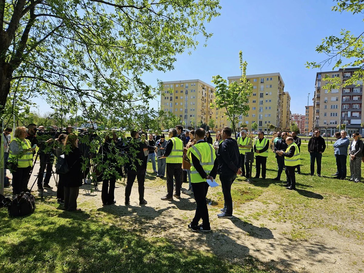 2406978's tweet photo. И после 5 години од почетокот на нашата идеа, и денес на 28.04.2023 г. во Парк Лисиче, засадивме 22 дрвца, според Годишниот извештај на несреќи при работа на МЗЗПР,Засадените фиданки се во чест и сеќавање на сите наши сограѓани кои ги загубија животите на работните места. https://t.co/RTghxuiFYU