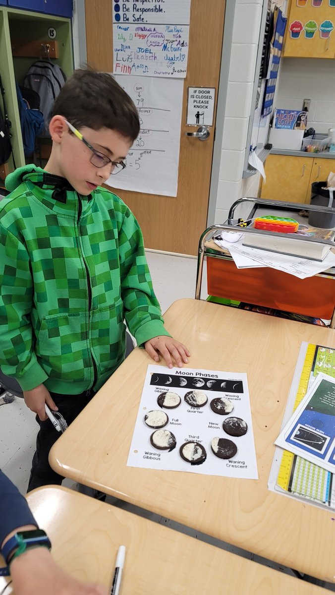 Miss Resch tweet media