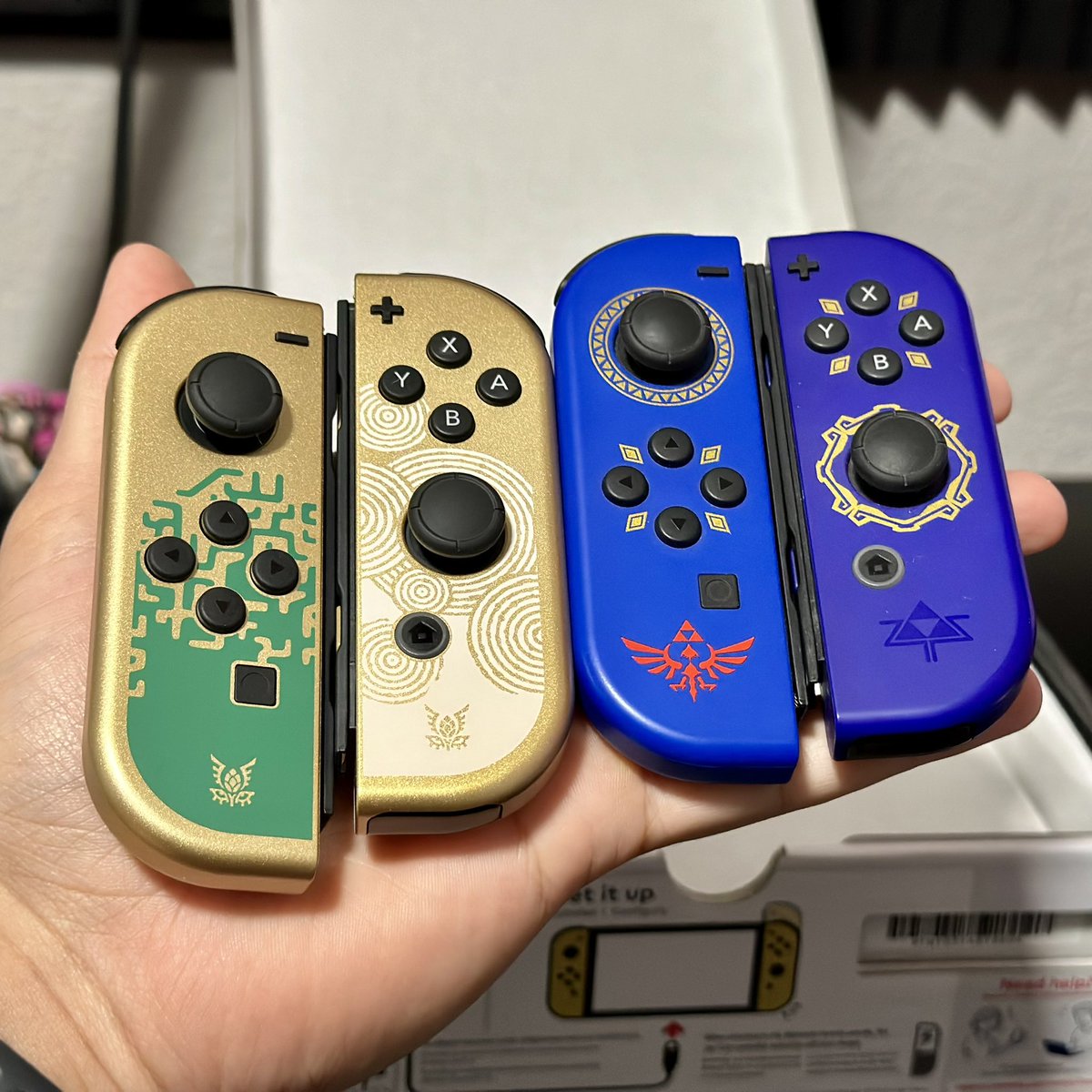 BanditGamesYT's tweet photo. Which is prettier?

❤️ - Left
🔁 - Right https://t.co/hdKOhCL0tj