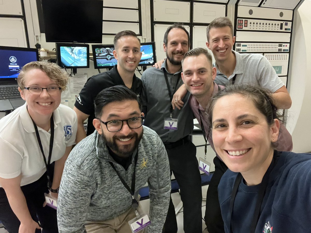 Super busy week of robotics training here @csa_asc with some of the Flight Controller family (Flight Directors/CAPCOMs/CTO)! 🦾🤖