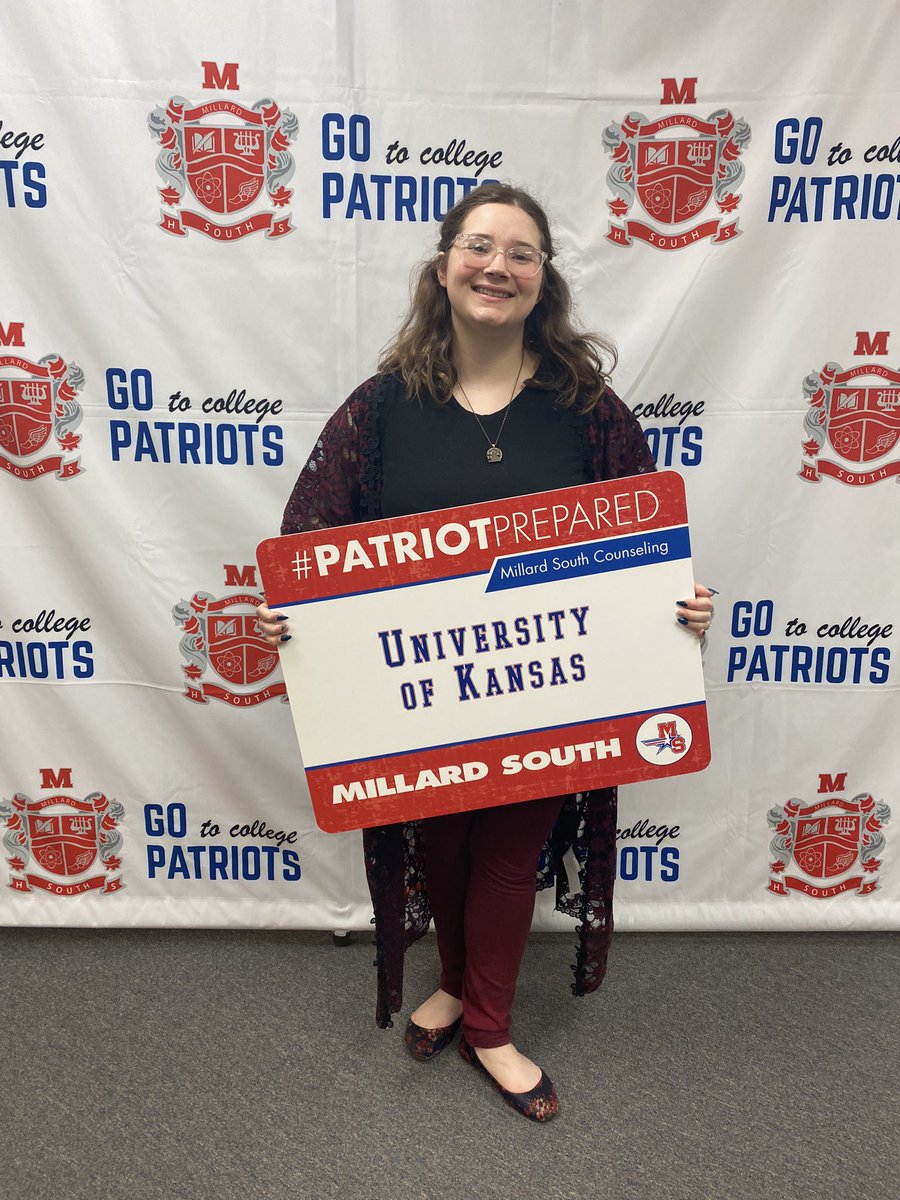 MSCounseling's tweet photo. Rock Chalk! We are so proud of these future Jayhawks! @UnivOfKansas #CollegeDecisionDay @MSHSactivities https://t.co/J0CqQHaKAS