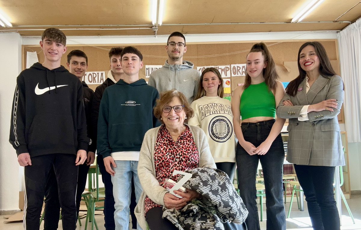 GdeTorresOlson's tweet photo. En nuestra web está recogida toda la información sobre el proyecto educativo dirigido a 2.° de Bachillerato “Un sillón en la RAE”, puedes visitarnos aquí 👇

https://t.co/K0lC0HeoQK https://t.co/5d5Yhnq7fx