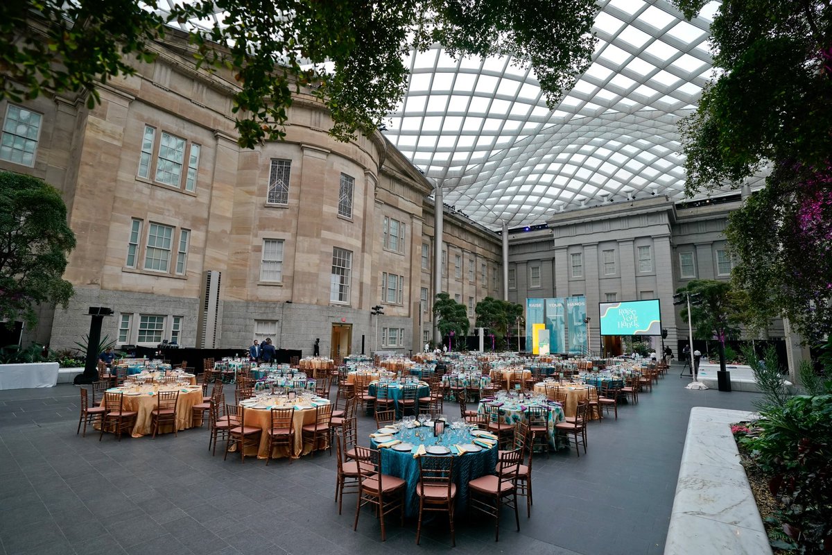 PreconEvents's tweet image. A venue is more than a space to gather--it's a canvas waiting to be transformed! Our team has the expertise to turn a venue's unique opportunities and challenges into an unforgettable visual experience for you and your community.
#EventDesign #MeetingProfs #EventProfs #SetDesign