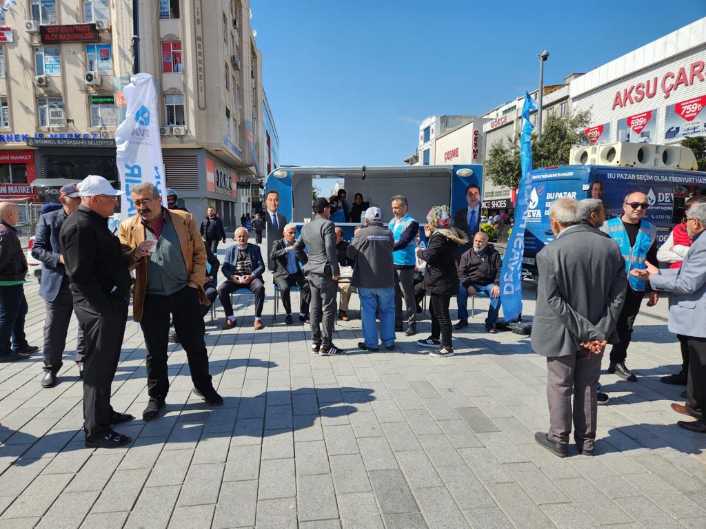 DEVA Partisi Esenyurt İlçe Yönetimimiz ile Esenyurt Cumhuriyet Meydanı'nda seçim çalışmaları için sahadayız. 🌱💧 

#esenyurtadeva
