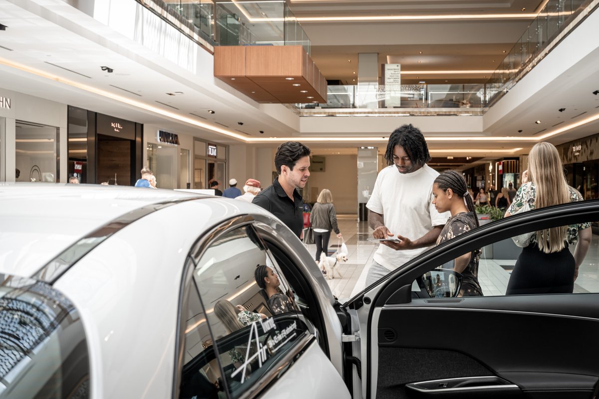 LucidMotors's tweet image. Hello Houston. Stop by the Lucid Studio Pop-Up at The Galleria in Houston to experience the #LucidAir. Demo drives are available every day until May 21.

Find location details here: lucidmotors.com/events