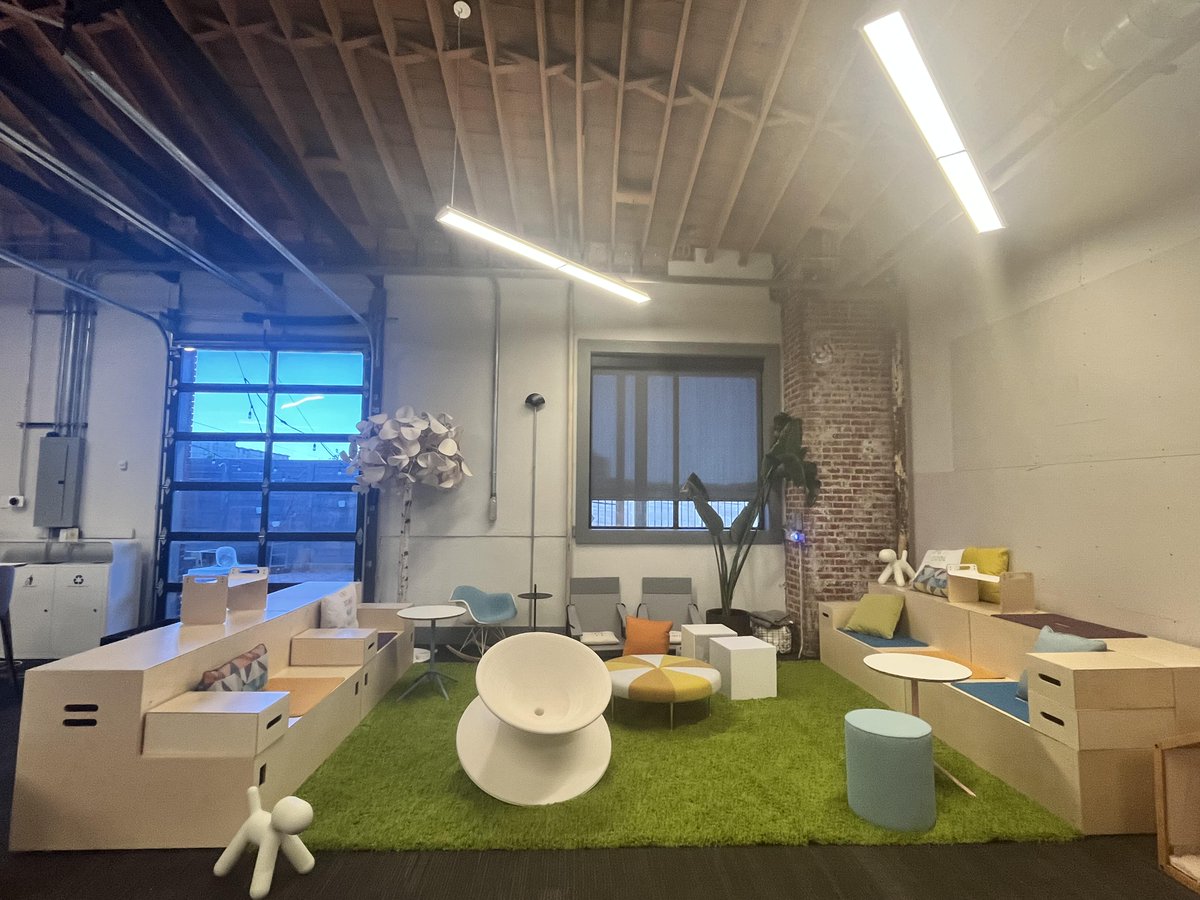 Fre3domInterior's tweet photo. We just can't wait any longer to show a sneak peak of our newly renovated showroom. We are excited to be share the final photos once it's complete, but in the mean time, here are a couple of our favorite spots to give you a taste! https://t.co/AhPV9LA7ma
