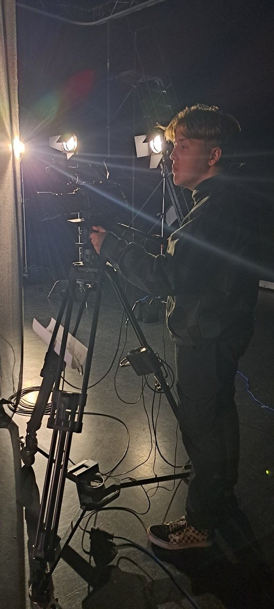 Final day on multicam today.

Having learnt a lot of new and unique ways to approach different things while been trained on the FS5 and hopefully there's plenty more I can learn.

#gifhe #Erasmus23 <a href="/Sataedu/">Sataedu</a>