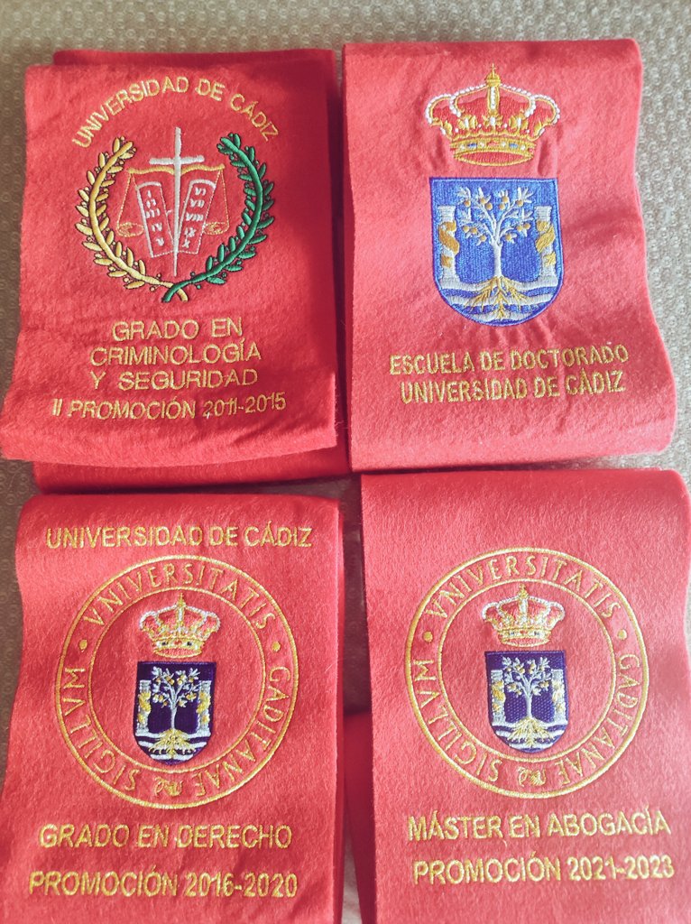 daviniabelora13's tweet photo. Finalmente cierro una etapa como alumna de la Universidad de Cádiz tras 12 años (entre carreras y másteres 😅), siempre teniendo muy presente a mis profesores y compañeros, gracias a los que puedo decir que soy la persona (y futura profesional) que hoy escribe este tweet 😌♥️ https://t.co/n4FxGtXBSU